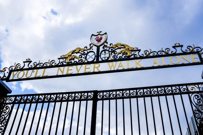 리버풀의 애국가 "You'll Never Walk Alone" 뒤에 숨겨진 매혹적인 이야기