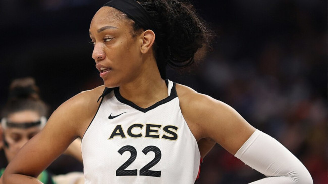 라스베이거스 에이시스의 스타 아자 윌슨이 WNBA 역사상 최다 연봉 선수 기록을 경신하며 최초로 100만 달러 이상을 벌었다