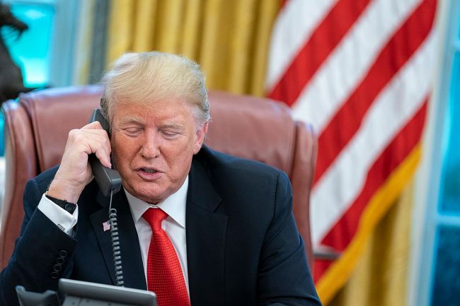 * 이 글은 허핑턴포스트US의 Trump Speaks With Zelensky Immediately After Call Than Putin을 번역, 편집한 것입니다.