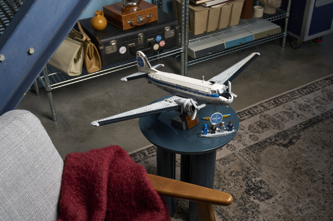 Lego 의 더글라스 DC-3 팬암 여객기와 함께 하늘을 날아가세요