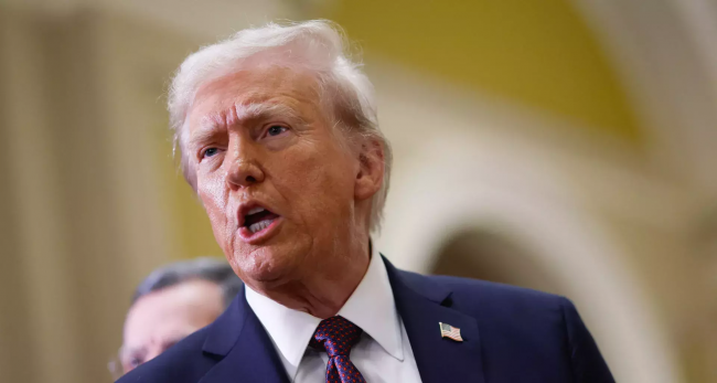 도널드 트럼프, 다리 부종을 발견한 후 만성 정맥 부전 진단