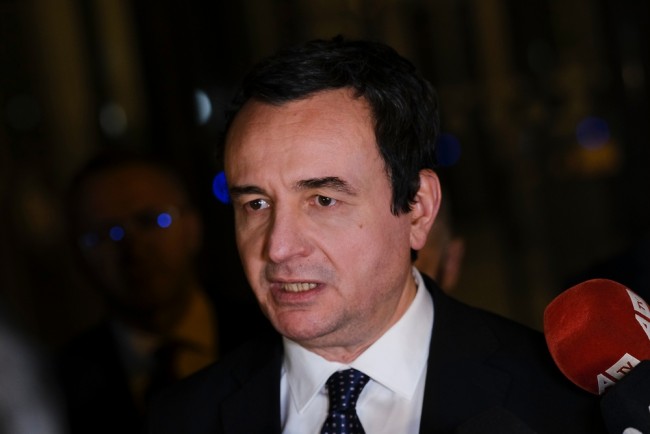 코소보 총리 알빈 쿠르티, 조기 총선에서 승리, 정치적 교착 상태 해소