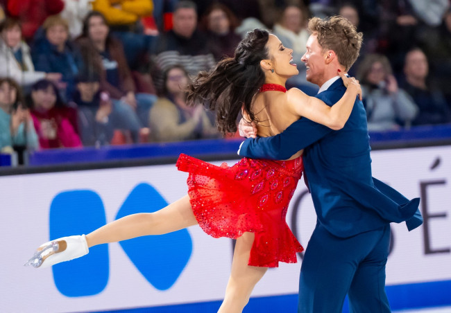 동계올림픽에서 프랑스에 금메달을 수여한 심판들에 대한 조사 청원이 15,000명의 서명을 모았다