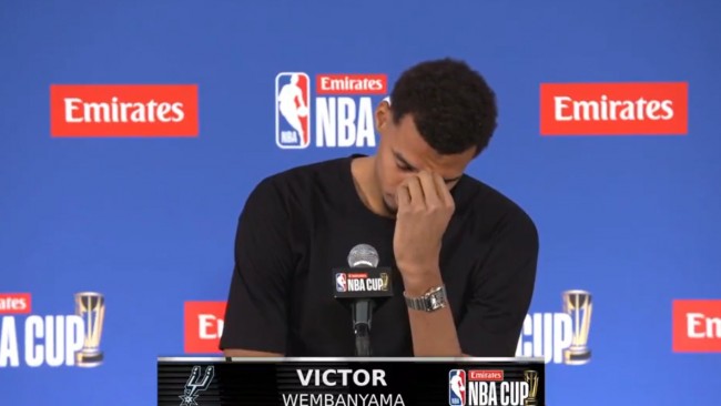 빅터 웸반야마는 할머니가 세상을 떠난 지 몇 시간 만에 NBA 컵을 치른 후 눈물을 흘린다