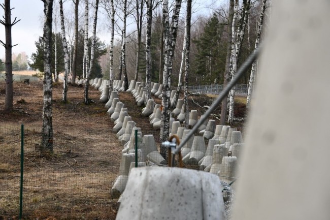 폴란드는 러시아와 벨라루스와의 동부 국경에 수백만 개의 지뢰를 설치할 계획이다