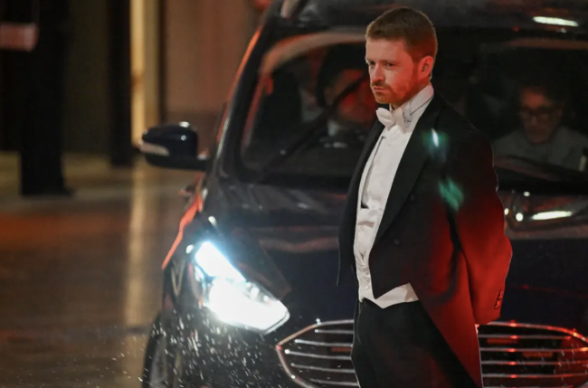 스타머의 비서실장, 맨델슨 임명 스캔들로 제프리 엡스타인과의 연루로 사임