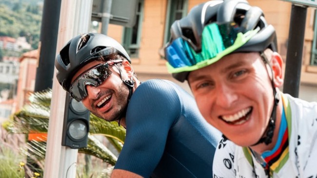 카를로스 사인즈는 타데이 포가카르와의 우정에 대해 "그는 매우 겸손하고 매우 현실적인 사람입니다."