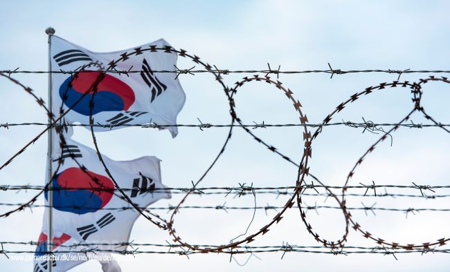 한국에 따르면 북한은 80기에서 120기의 핵탄두를 보유한 것으로 추정된다