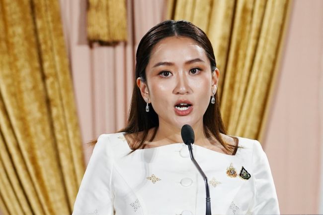 태국 총리, 통화 유출에 대한 법정 소송 중 직무 정지