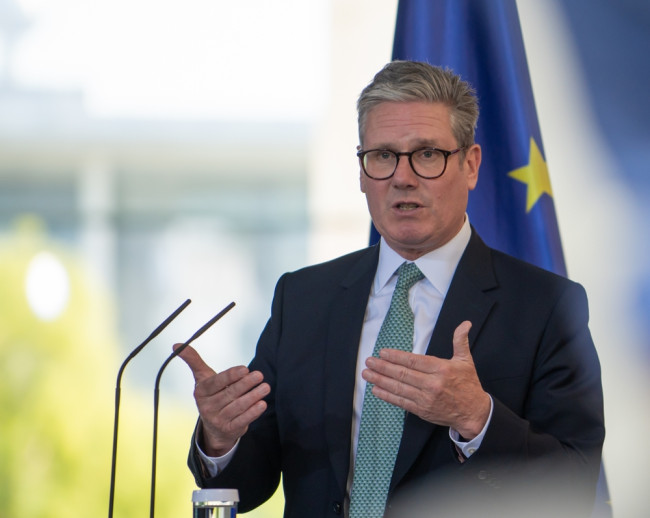 스타머는 불안한 서방에서 영국이 관계를 재조정하는 가운데 베이징으로 향한다