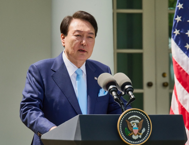 한국 법원, 전 대통령 윤 대통령에게 반란 혐의로 종신형을 선고함