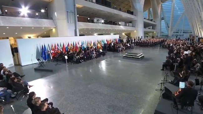 발렌시아 대통령은 DANA 희생자들을 위한 국장식에서 "살인자, 겁쟁이"라고 야유했습니다.