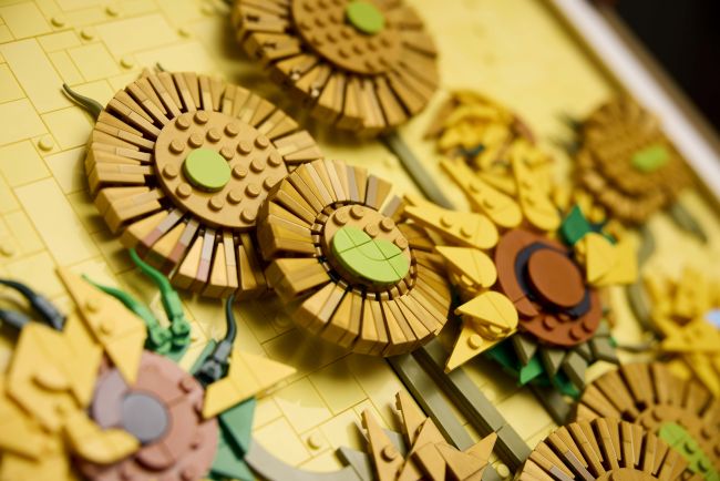 레고의 최신 아트 세트로 여름을 집으로 가져오세요