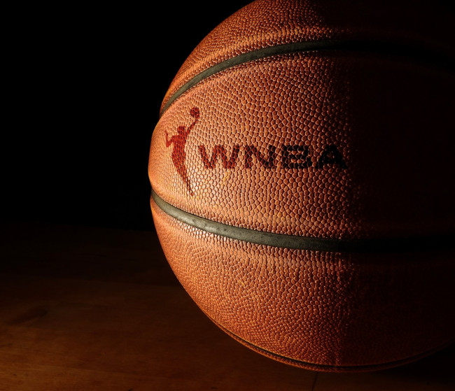 WNBA 역대 최다 리바운드이자 2위 득점자 티나 찰스가 37세에서 은퇴한다