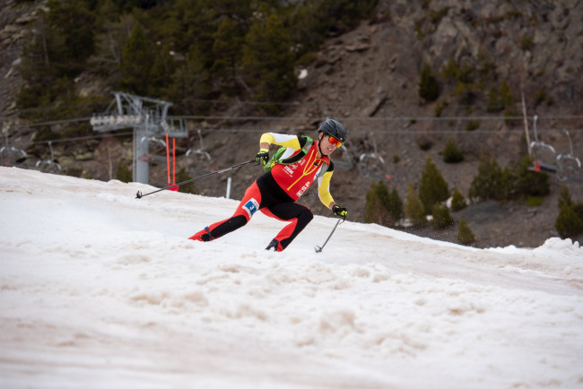 스페인이 새로 도입된 스키모로 50년 만에 동계 올림픽에서 첫 금메달을 획득했습니다