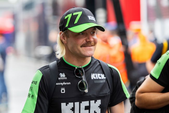 발테리 보타스는 15개월 전 페널티를 받고 F1 2026 시즌을 시작합니다