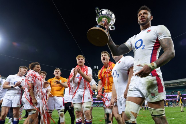 잉글랜드 크리켓팀과의 논란, 애쉬즈 경기 사이에 술을 마시다 적발됨