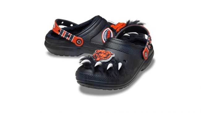 CROCS cooperates with NFL for the official or blocked line.