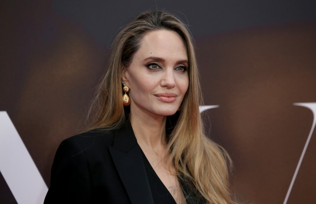 안젤리나 졸리, 산세바스티안 영화제에서 미국의 언론의 자유에 대한 우려 표명