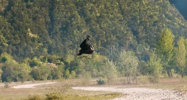 Volonaut의 Airbike는 스타워즈에서 바로 날아온 것처럼 보입니다.