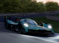 Aston Martin Valkyrie AMR을 시승했습니다.