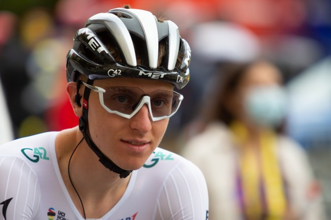 Tadej Pogacar는 무릎 부상으로 투르 드 프랑스 2025를 거의 그만둘 뻔했습니다.