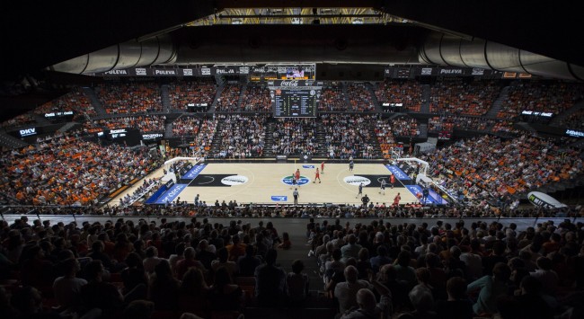 유로리그 및 기타 유럽 농구 경기는 이스라엘 클럽과의 비공개로 진행됩니다.