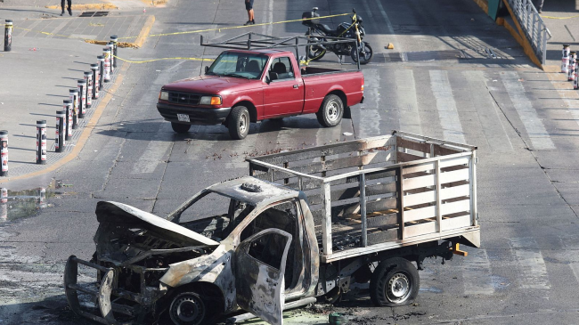 멕시코에서 가장 수배 중인 카르텔 보스를 급습한 후 최소 25명의 주 방위군 병사들이 사망했다