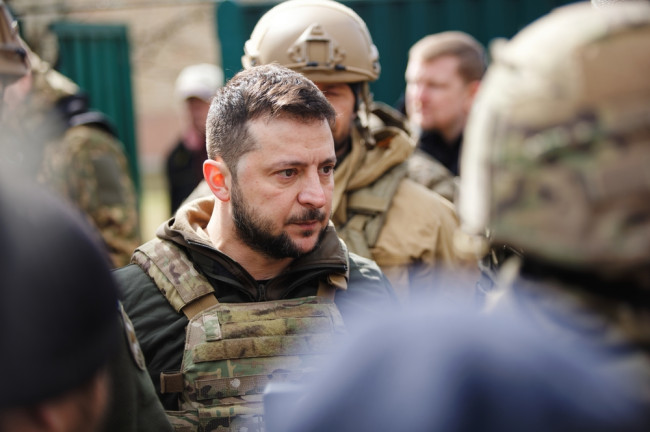 젤렌스키는 전쟁 4주년을 맞아 독립을 지키겠다고 다짐했다: "푸틴은 우크라이나인들을 무너뜨리지 않았다"