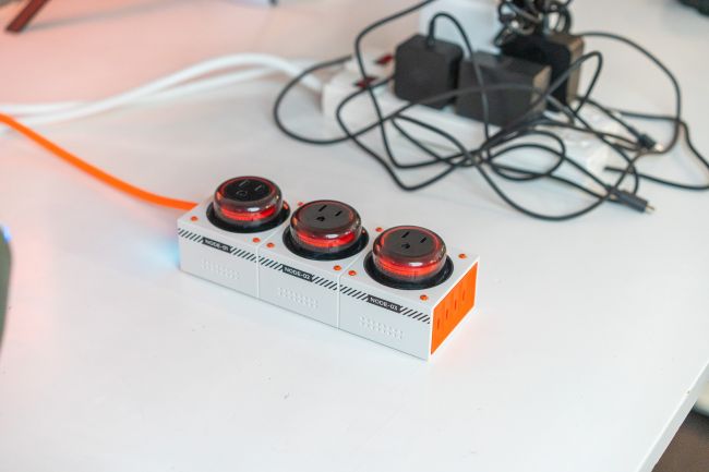 Moonbase 충전 허브는 현재 모든 충전기를 대체하는 것으로 보입니다